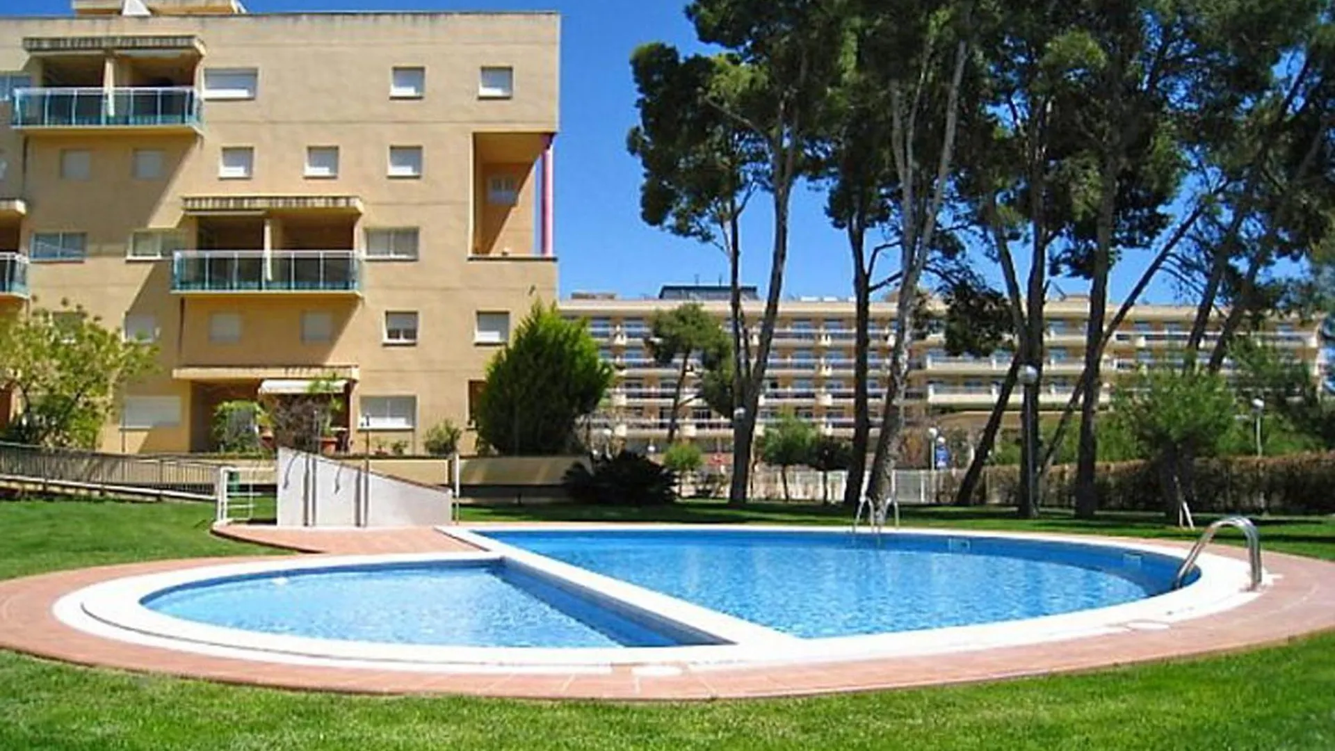 New Golden 3 Planetcostadorada Salou